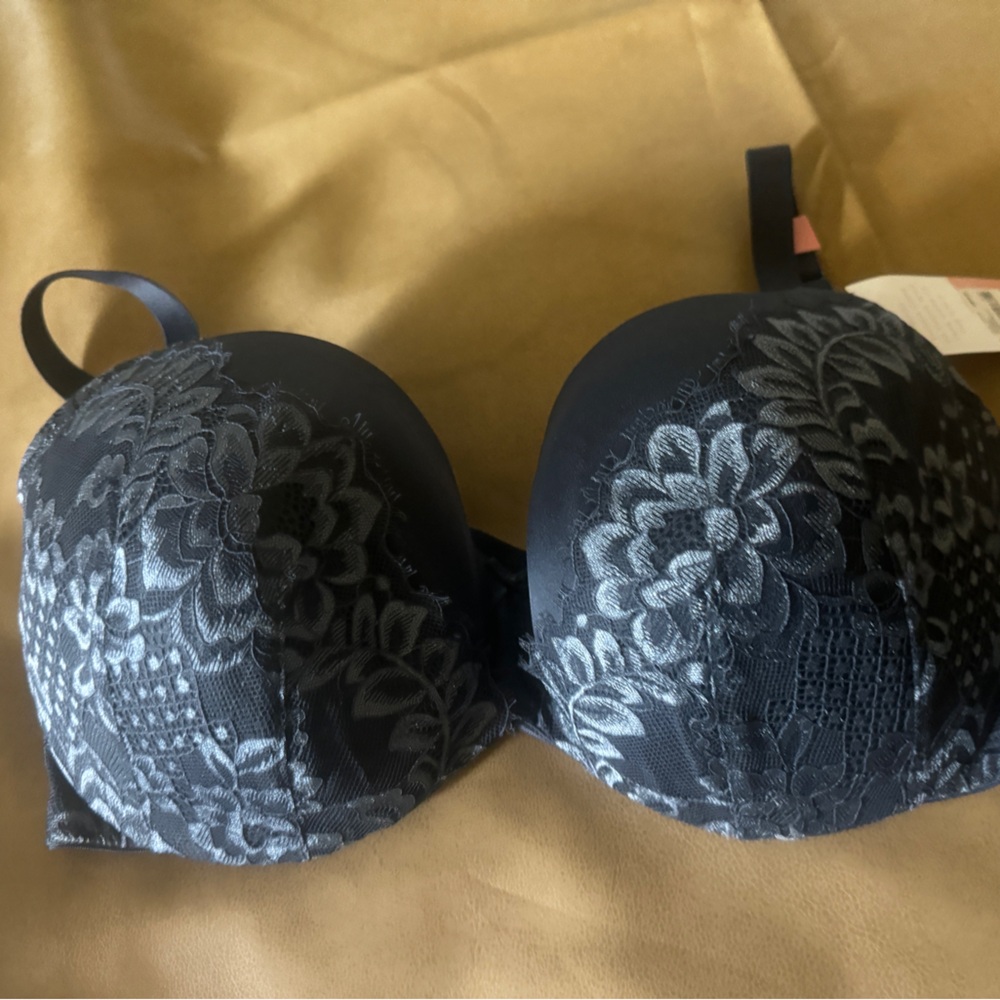 BNWT Cacique Lightly Lined Balconette Bra 38DDD